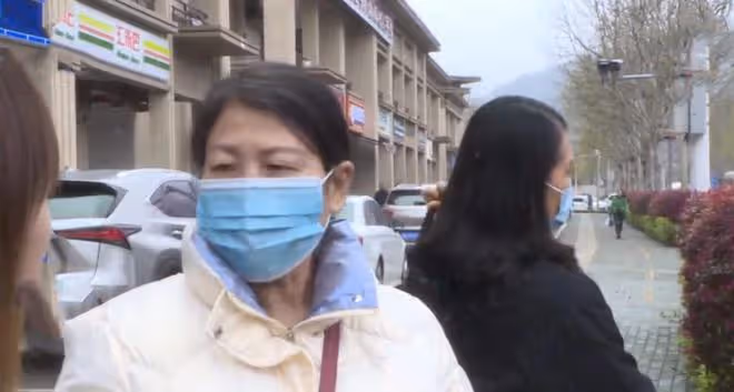 房子徵收款200萬,兒子全部占為己有,老人竟吃老鼠藥選擇自盡