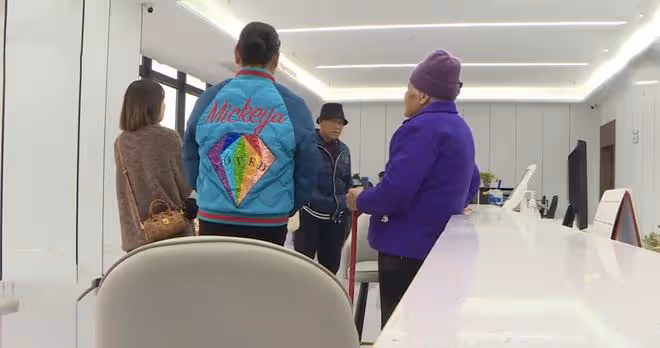 房子徵收款200萬，兒子全部占為己有，老人竟吃老鼠藥選擇自盡