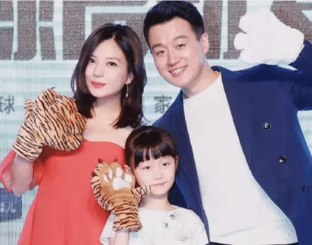 演趙薇「女兒」的小明星因長得太漂亮,被導演禁止整容如今認不出