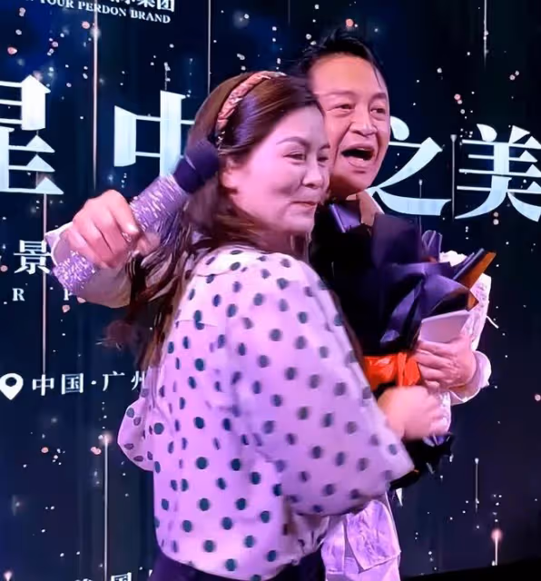 馬景濤這是怎麼了?演出期間做歪嘴動作,網友懷疑他中風面癱