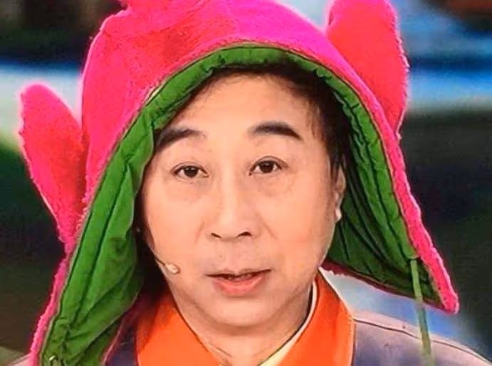 他上舞台33次,老婆成了他的專職司機,兒子30歲如今事業有成