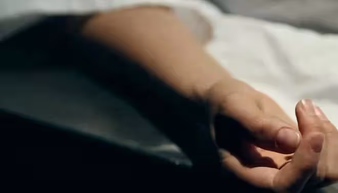 參加11名男子的派對,23歲空姐暴斃酒店,體內測出11人DNA