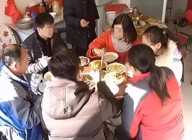 回顧河南女博士患癌需80萬換肝,丈夫為離婚下跪:放我條生路