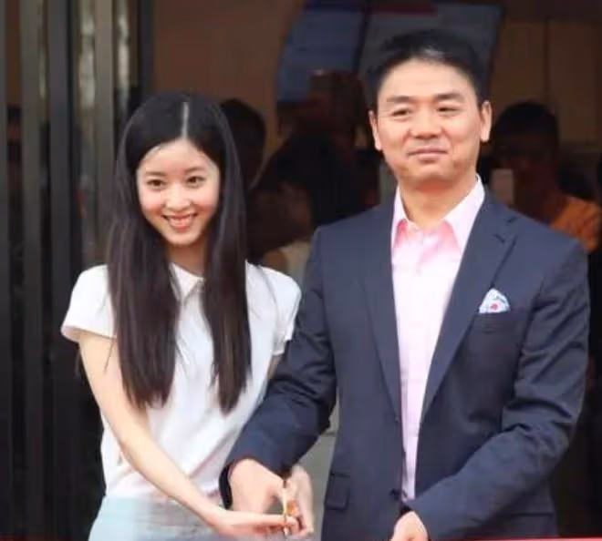 馬爾他偶遇章澤天母女,被曝花100萬請家庭教師,7歲女兒罕見曝光
