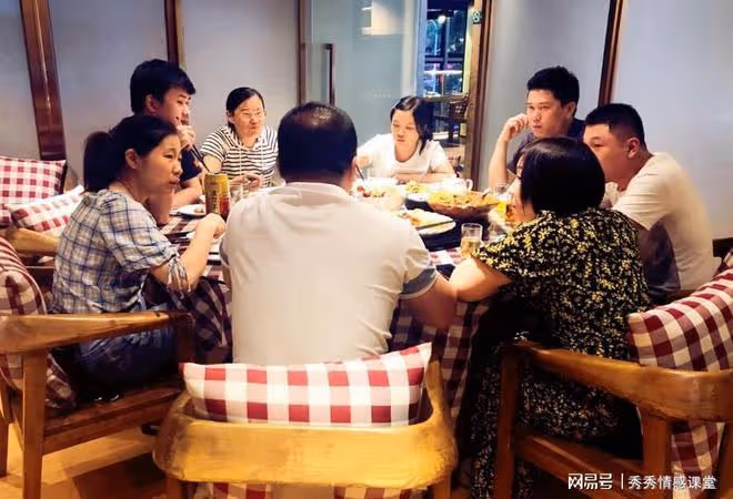 故事:岳母生日女婿拎兩箱奶上門,岳母怒斥:糊弄?女婿:知足吧