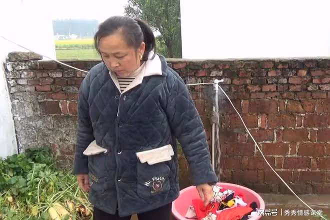 故事:岳母生日女婿拎兩箱奶上門,岳母怒斥:糊弄?女婿:知足吧