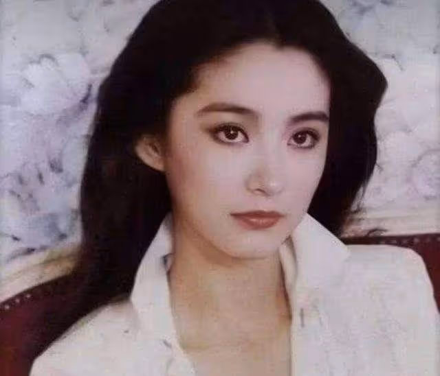 被酸老了有皺紋！66歲林青霞罕曝心聲：「美女稱號，把我壓得喘不過氣」如今坦然接受：我可以老了