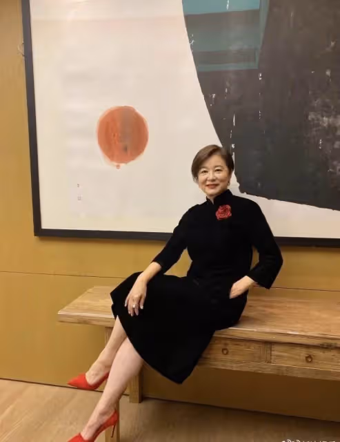 被酸老了有皺紋！66歲林青霞罕曝心聲：「美女稱號，把我壓得喘不過氣」如今坦然接受：我可以老了