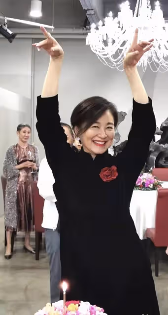 被酸老了有皺紋！66歲林青霞罕曝心聲：「美女稱號，把我壓得喘不過氣」如今坦然接受：我可以老了