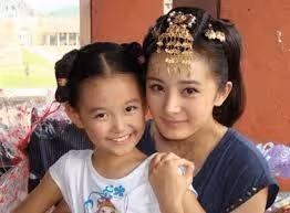 她11歲被吳磊奪走初吻,因長得太漂亮被禁止整容,如今長大大變樣