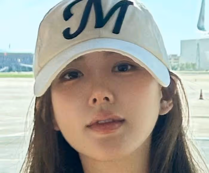 趙露思最新時尚大片,從肉鼻變小翹鼻,被網友質疑醫美了