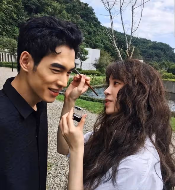 歐陽妮妮張書豪爆料明年登記結婚,爸爸歐陽龍說他是個孝順的孩子