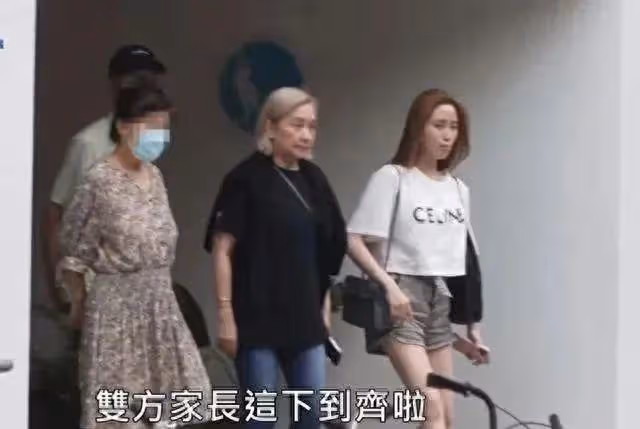 歐陽妮妮張書豪爆料明年登記結婚,爸爸歐陽龍說他是個孝順的孩子