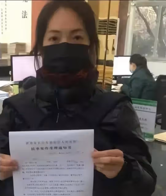 何炅被實名舉報,拖欠保姆3年工資還斷水斷電,何炅:農夫與蛇!