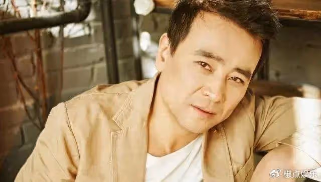演員羅鋼:娶小23歲郝蕾,陪嬌妻戰勝家族遺傳病,48歲老來得子