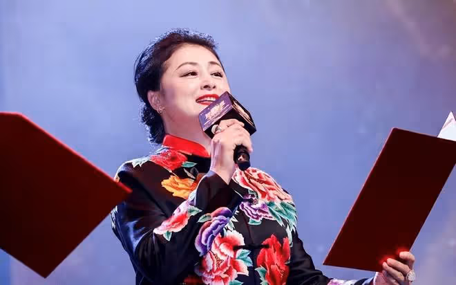 時隔2年,王小寶公開於月仙離世細節,王雲和他到現場送別謝大腳