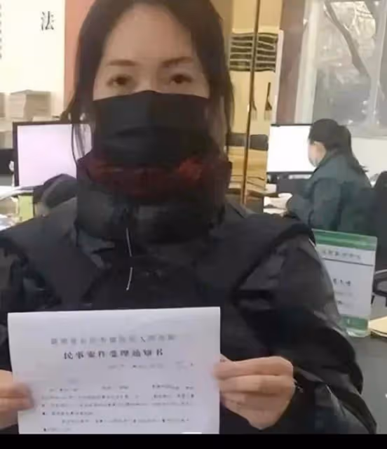 何炅拖欠保姆工資事件反轉，對方評論區遭淪陷，已刪除相關動態