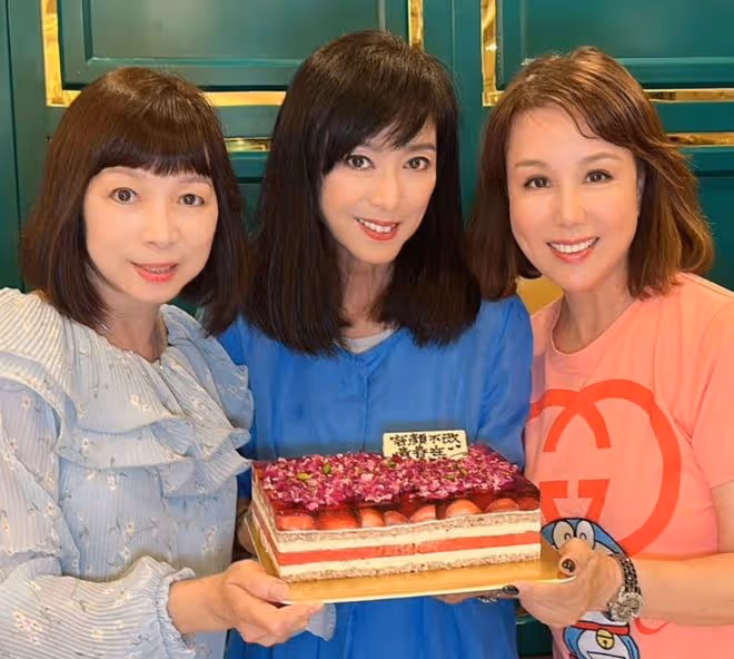 米雪慶祝68歲生日,容顏不老依舊美麗,如今仍單身一人