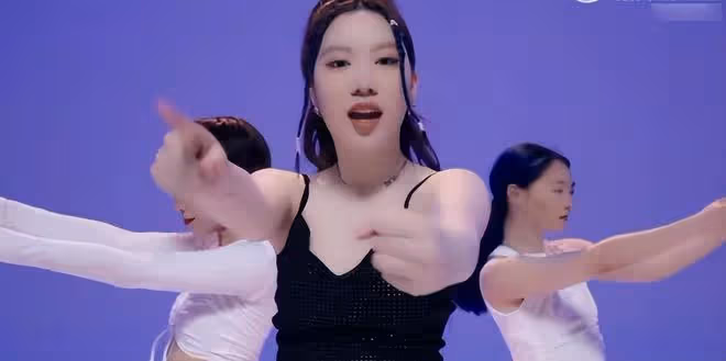 甄子丹19歲女兒發單曲獲國際好評,全家一起幫助宣傳獲資源咖位
