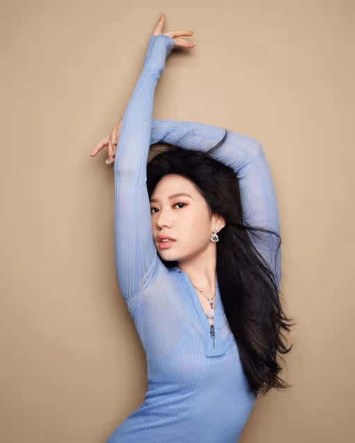 甄子丹19歲女兒發單曲獲國際好評,全家一起幫助宣傳獲資源咖位