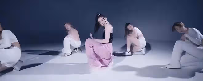 甄子丹19歲女兒發單曲獲國際好評,全家一起幫助宣傳獲資源咖位