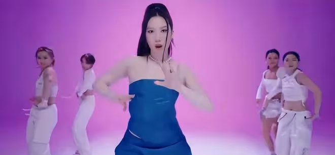 甄子丹19歲女兒發單曲獲國際好評,全家一起幫助宣傳獲資源咖位
