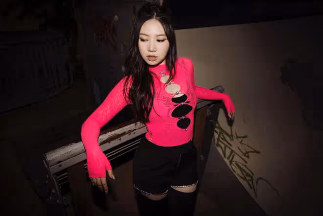 甄子丹19歲女兒發單曲獲國際好評,全家一起幫助宣傳獲資源咖位