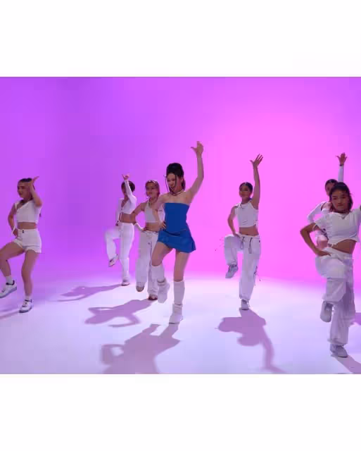 甄子丹19歲女兒發單曲獲國際好評,全家一起幫助宣傳獲資源咖位