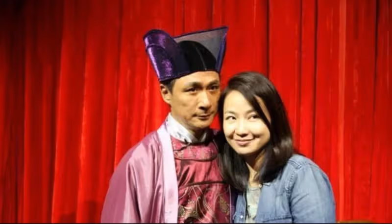 知名影帝與她一見鐘情，婚後19年從沒有做過家務，如今年近50仍似少女模樣