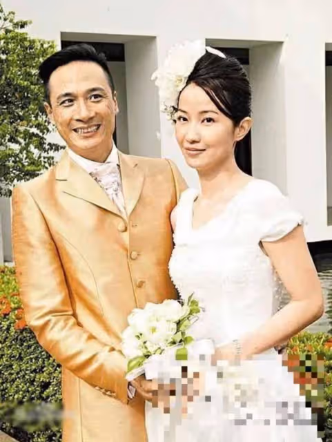 知名影帝與她一見鐘情，婚後19年從沒有做過家務，如今年近50仍似少女模樣