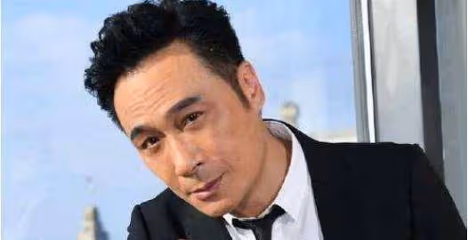 知名影帝與她一見鐘情，婚後19年從沒有做過家務，如今年近50仍似少女模樣