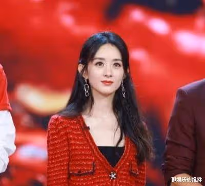 她曾是趙麗穎替身，被於正看中後逆襲一線，如今與趙麗穎平起平坐
