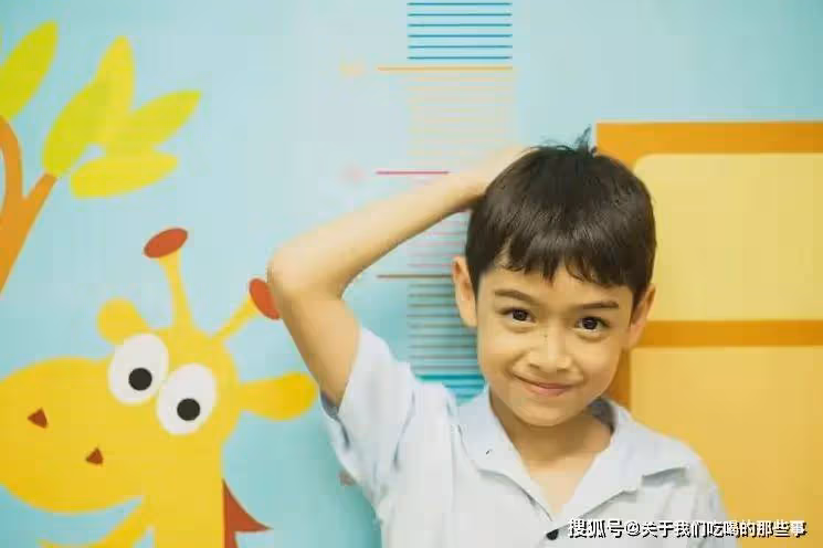 秋天是長個「黃金期」,多給孩子吃3種食物,高鈣高蛋白,別錯過