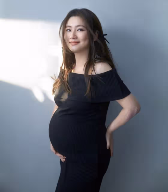 Selina曬寶寶正臉官宣產子,稱兒子噴爸爸一身尿,和男友仍未領證