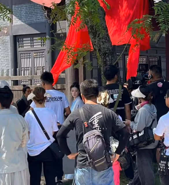 《柳舟記》全新路透，王楚然王妃造型唯美漂亮，近照酷似劉亦菲