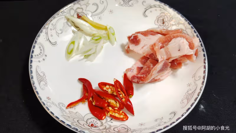 腐竹和它完美搭配，不愧是「秋季蔬菜之王」！脆脆的、更營養，補水防燥好菜