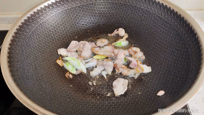 腐竹和它完美搭配，不愧是「秋季蔬菜之王」！脆脆的、更營養，補水防燥好菜