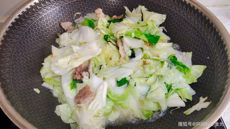 腐竹和它完美搭配，不愧是「秋季蔬菜之王」！脆脆的、更營養，補水防燥好菜