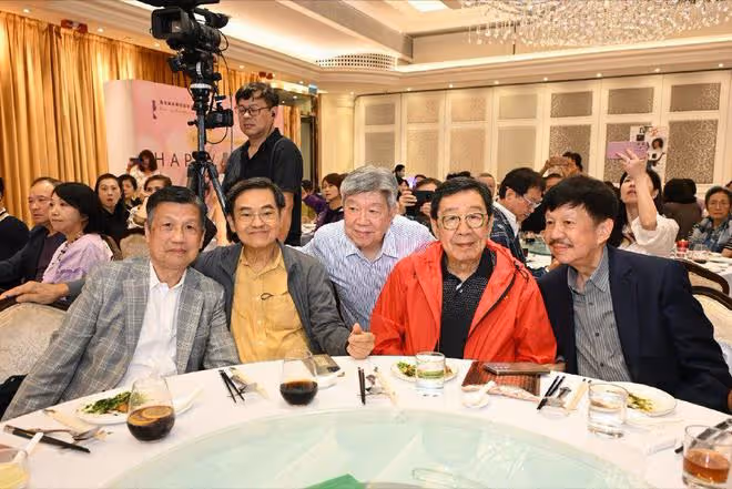粉絲為陳百強打掃墓地送生日蛋糕,Danny65歲冥誕不寂寞