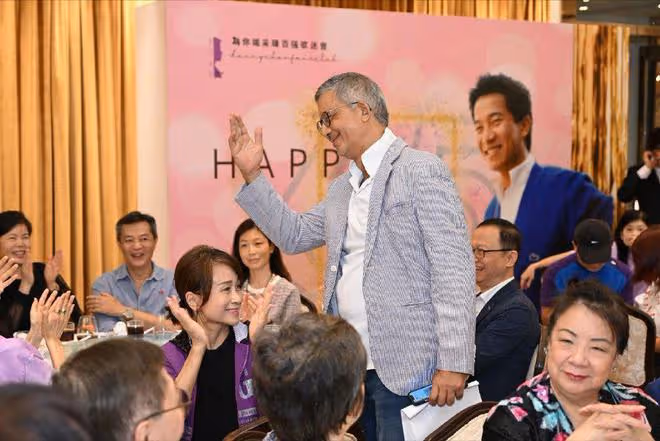 粉絲為陳百強打掃墓地送生日蛋糕,Danny65歲冥誕不寂寞
