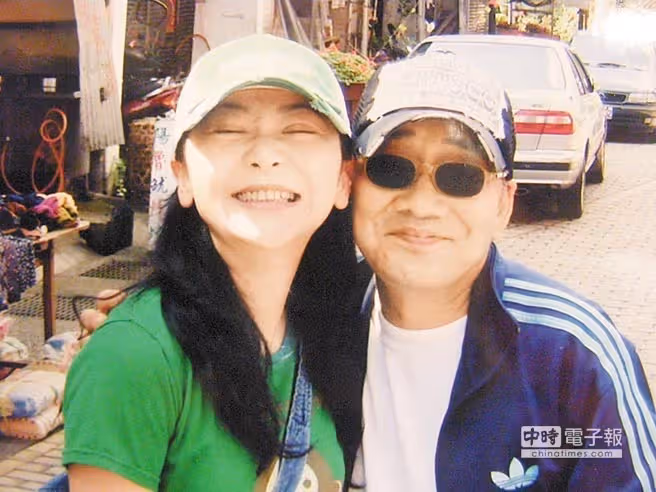 曹蘭隱居台東!她卸明星光環「親自除草種芭蕉」樂當農家婦 1年曬出「健康小麥肌」滿臉笑容好幸福