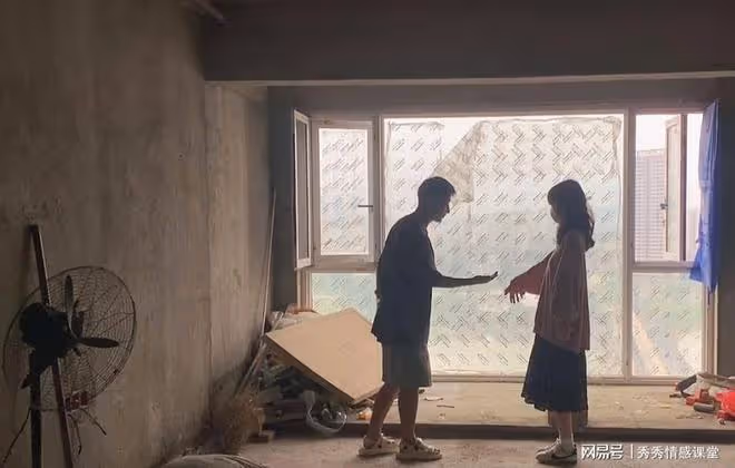 故事:兒媳送親家母三萬的手鐲,卻要我買單,我決定跟老伴去旅行