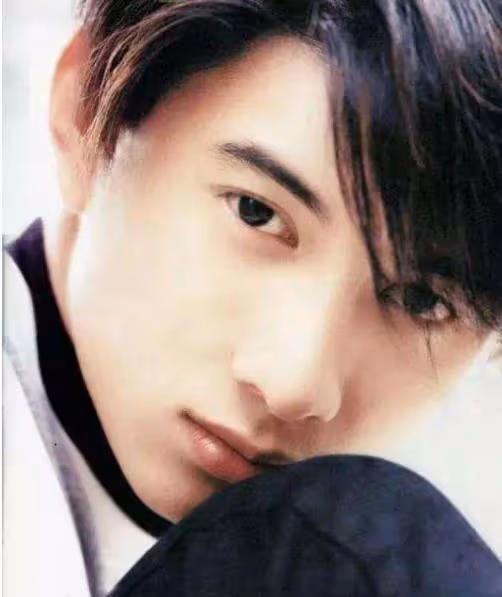 每月替父還債20萬,「賺錢機器「吳奇隆直言只要能掙錢,什麼戲都拍