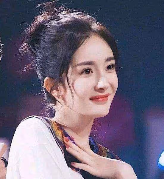 隱藏多年的楊冪女兒正面照曝光,網友見到後:就這還用藏?