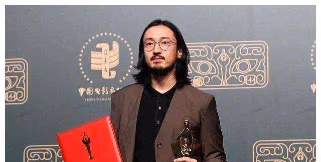 拒絕《愛情公寓》,靠戀情上熱搜,用演技賭人生的王傳君,怎麼變成這樣了?