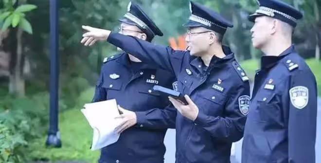 南充特大輪姦殺人案！四大惡人遊街示眾，罕見萬人空巷