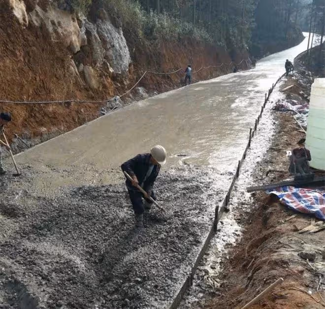 2015年,男子辭職回深山造10000米圍欄「圈山養羊」,現是賺是賠