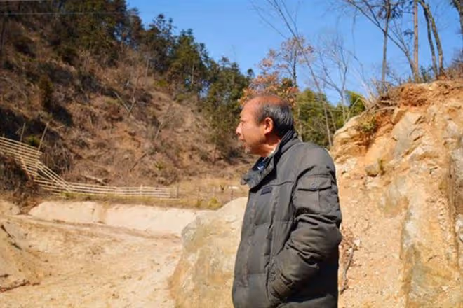 2015年,男子辭職回深山造10000米圍欄「圈山養羊」,現是賺是賠