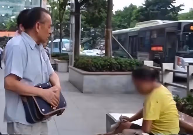 2013年,重慶女博士流落街頭,身懷六甲且精神失常,她經歷了什麼