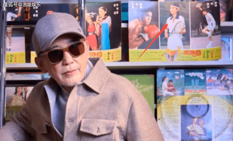 76歲秦漢久居台北多年!鬍子花白身材硬朗,家中擺滿林青霞舊照